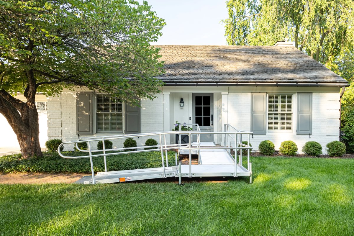 250729_0895 – Medium